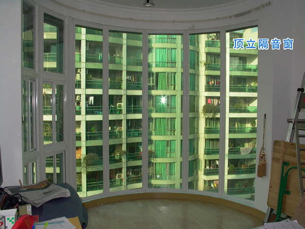 弧形窗